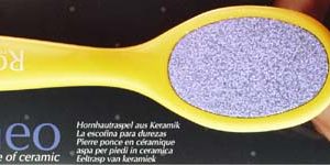 ROMEO, Ceramic Pumice Stone, 6 3/4", yellow, handle bottom side dark blue blistercarded